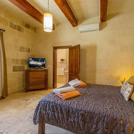 The Hamlet 3 * Għarb