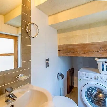 The Hamlet 3 * Għarb