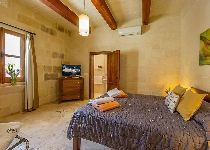 The Hamlet 3 * Għarb