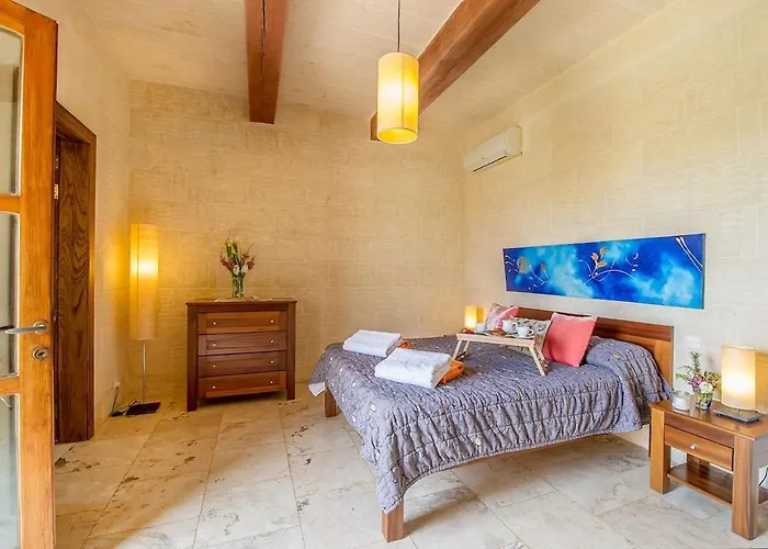 The Hamlet 3 * Għarb