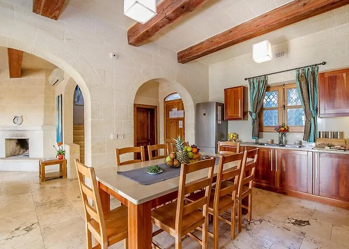 The Hamlet 3 * Għarb